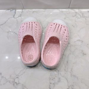 Toddler girl natives